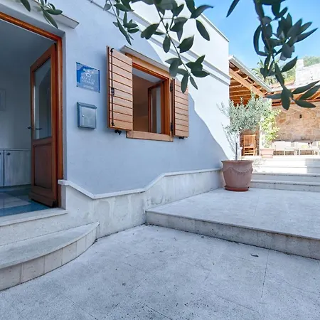 House Corte فيس