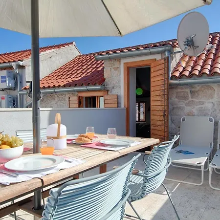 Semesterbostad House Corte
